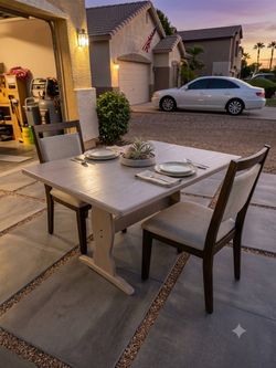 Dining table with 2 chairs