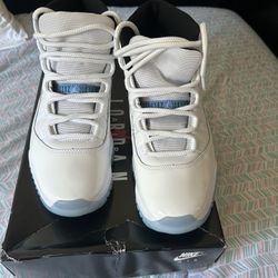 Jordan 11 Legend Blue