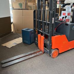 Toyota Electric Forklift Truck 6BWC10 Counter Balanced Stacker Fork Lift