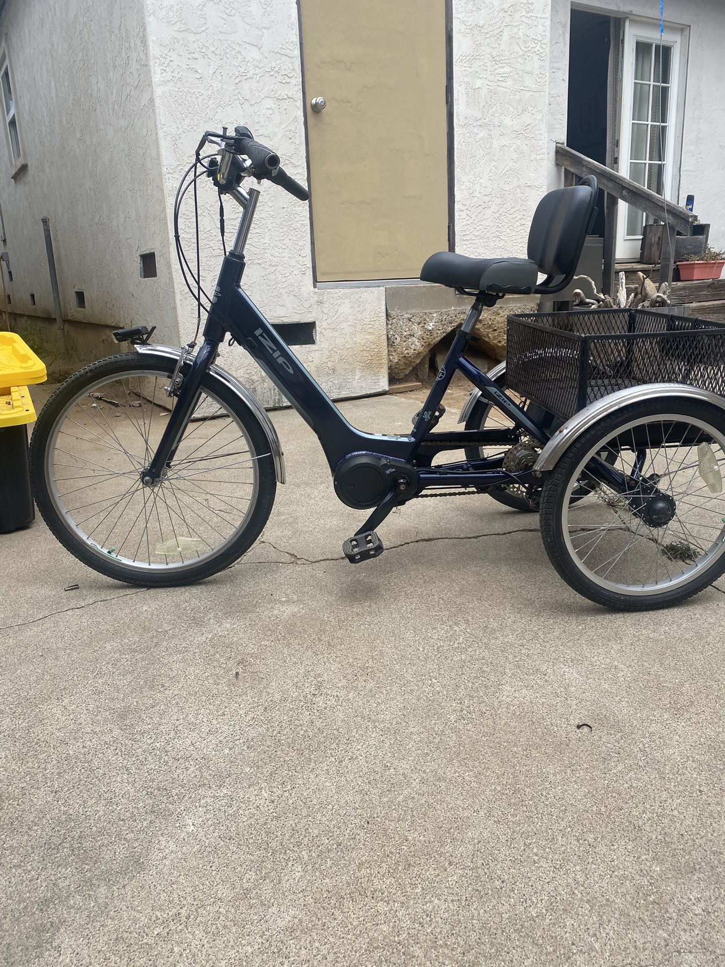 iZip E3 Trike.