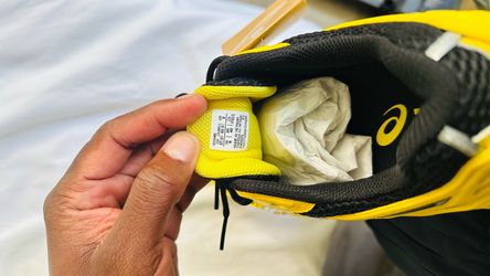 ASICS Sneakers Yellow and Black Size 9
