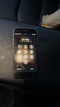 Unlocked iPhone SE 2020 used white