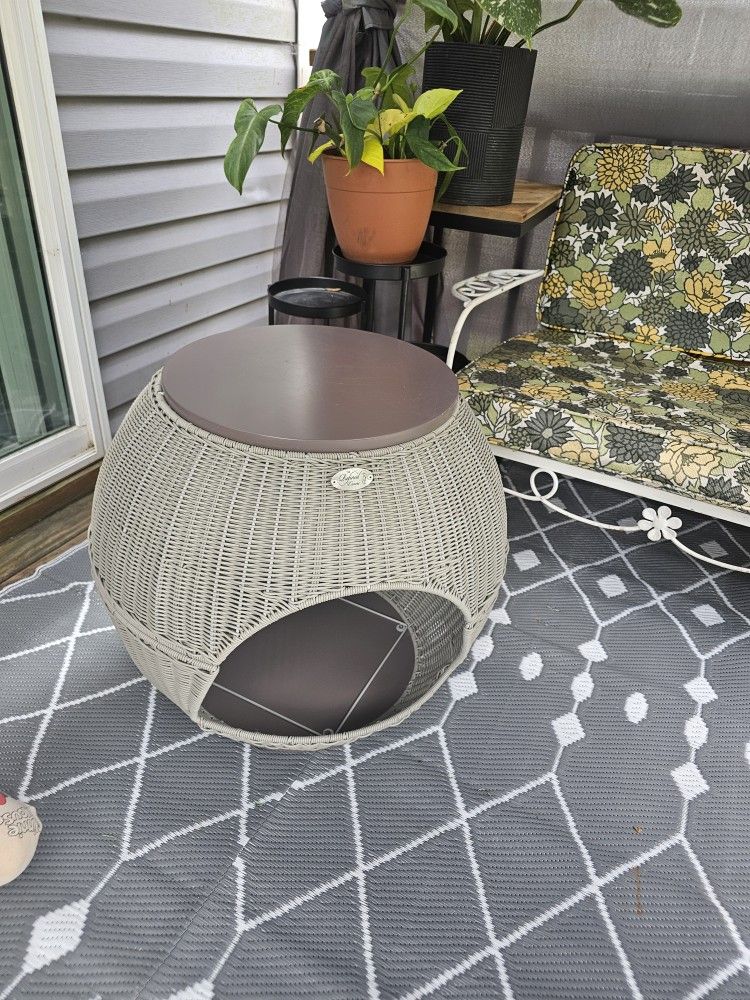 Igloo Dog Bed Deluxe
