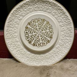  1981 Ivory Bone China, 24K Gold Rim Lenox 15 1/2 inch platter