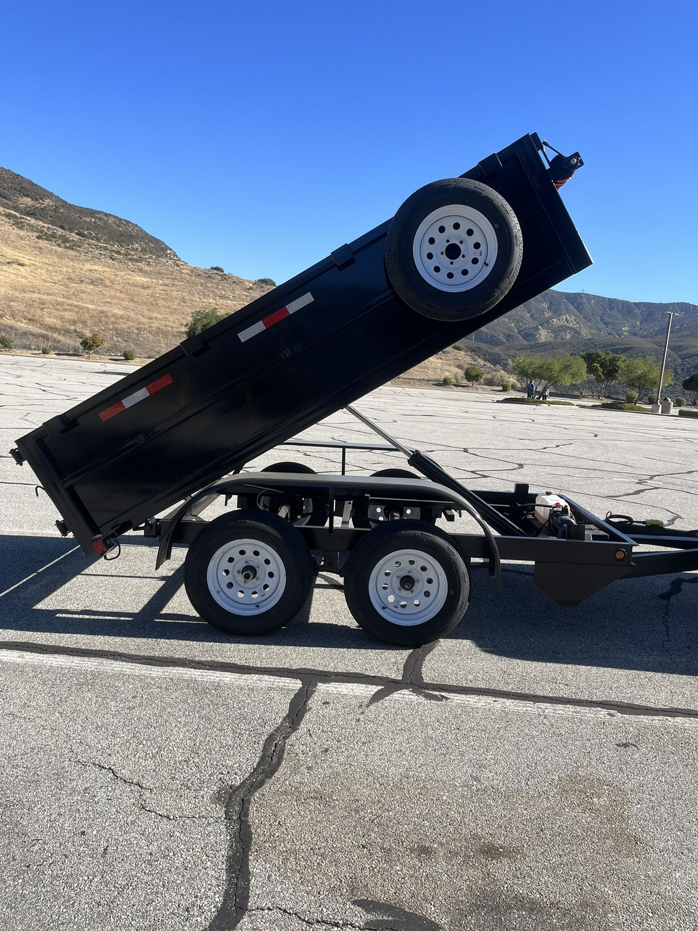 DUMP TRAILERS