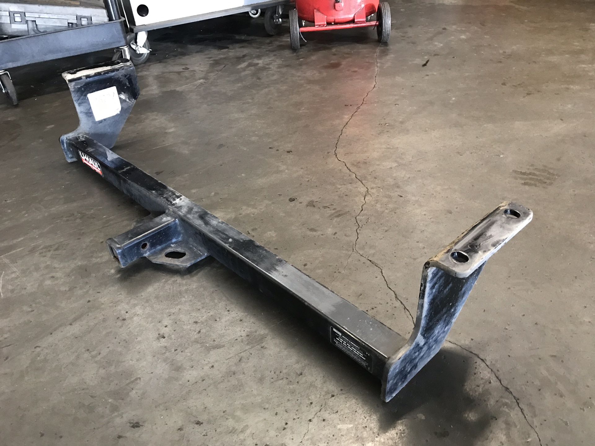 Uhaul trailer tow hitch bracket