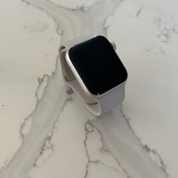 Apple Watch SE (Second Generation)