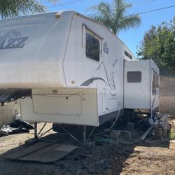 Fifth Wheel Trailer