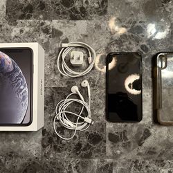 iPhone XR 64 GB (Unlocked)