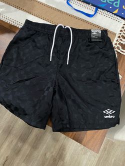 Umbro nylon shorts men’s medium checkered