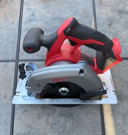 6-1/2" Circular Saw Milwaukee M18 2630-20