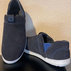 UGG SLIP-ON Size 12