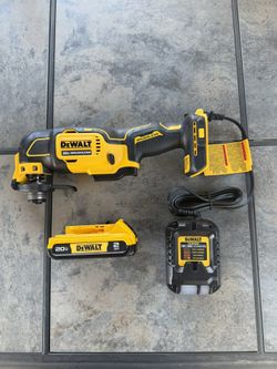 DeWalt Multitool battery 2.0 & Charger 