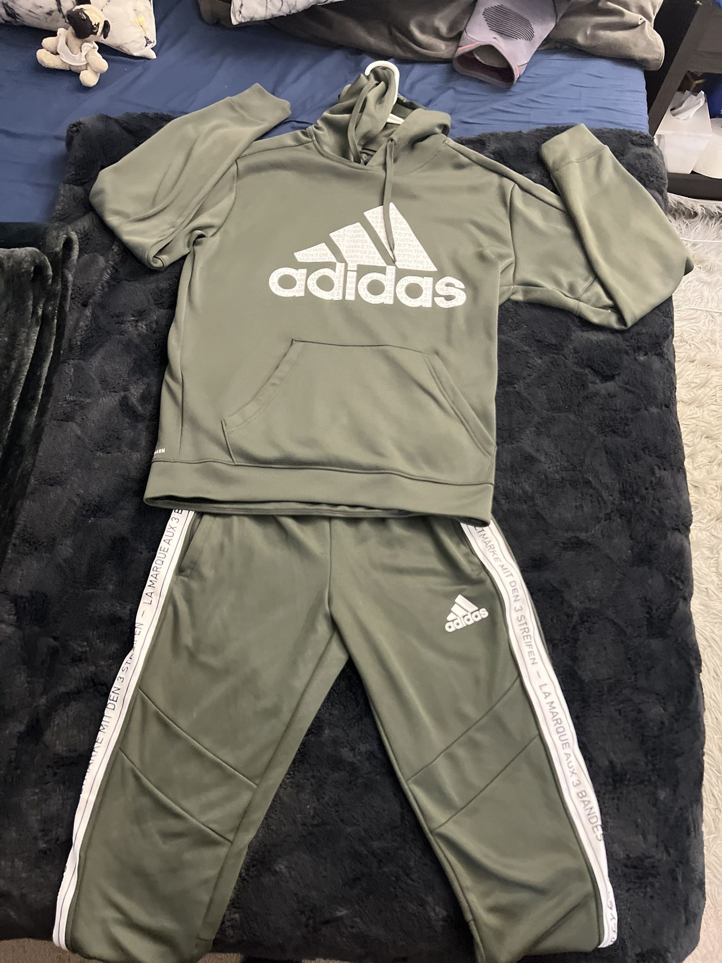 New ADIDAS TrackSuit!!