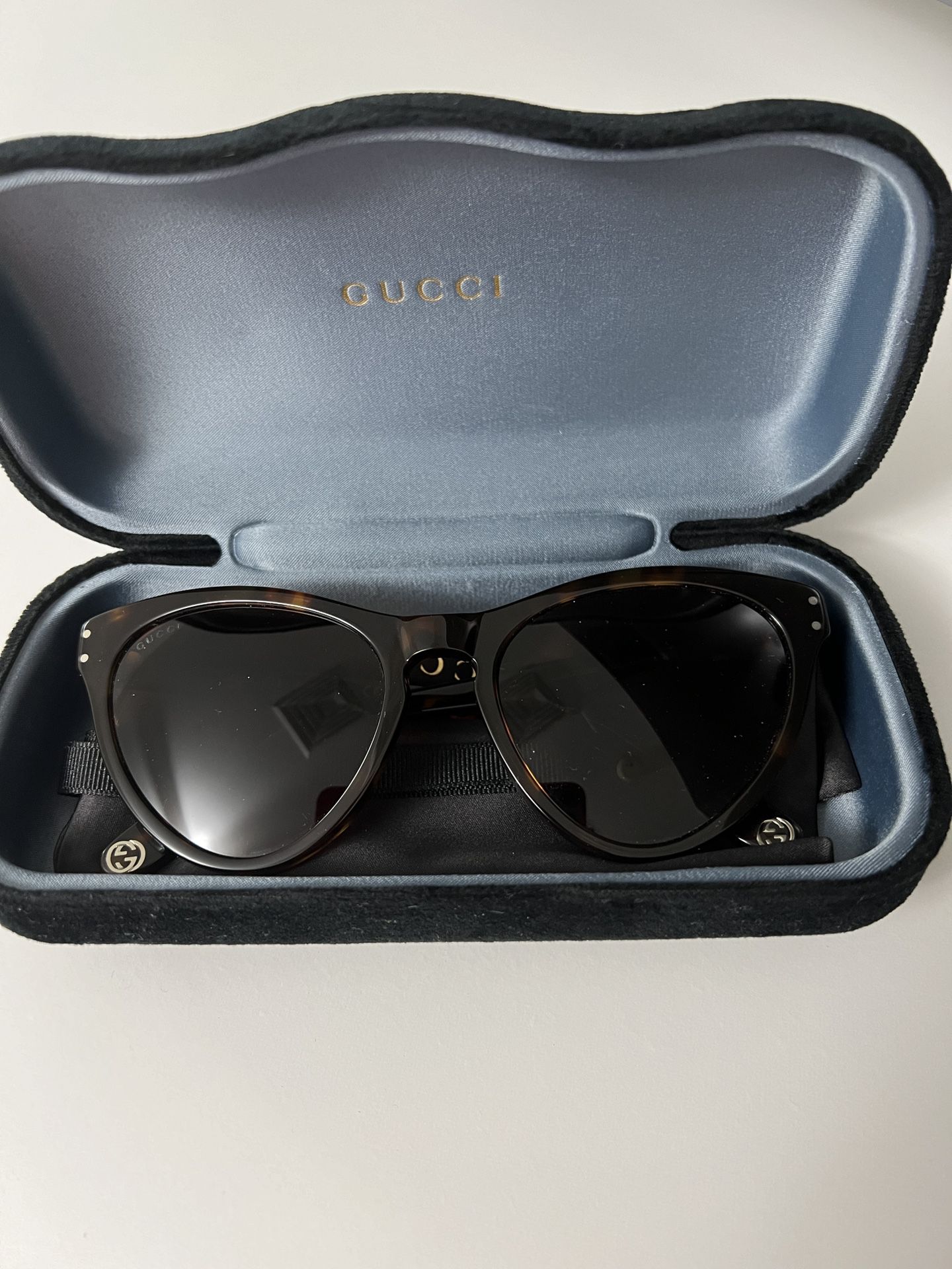 Gucci Cat Eye Sunglasses 
