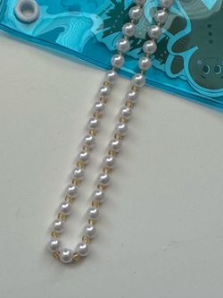 EVRY pearl necklace