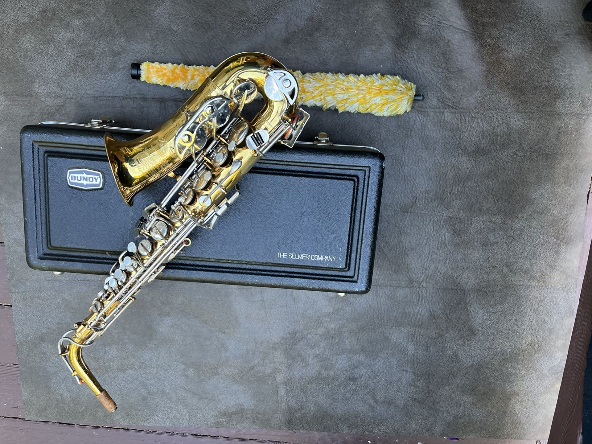 Selmer USA Bundy ll Alto Sax Saxophone 