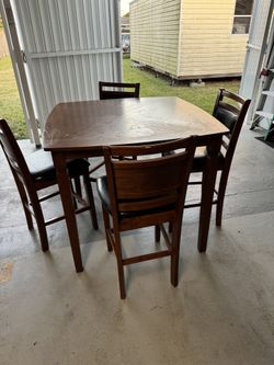 Tall Wood Dinning Table With 4 Chairs 