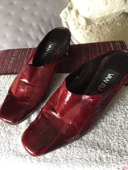 Van Eli brand deep red leather slides size 7