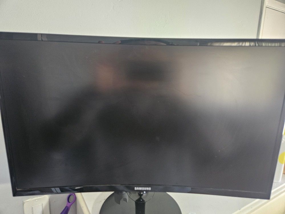 Samsung Curved PC Monitor 24"