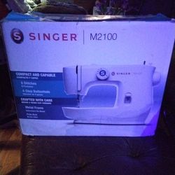Singer M2100 Sewing Machine
