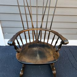Nichols And Stone Windsor Fiddle Captain Rocking Chair 