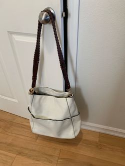 White purse .
