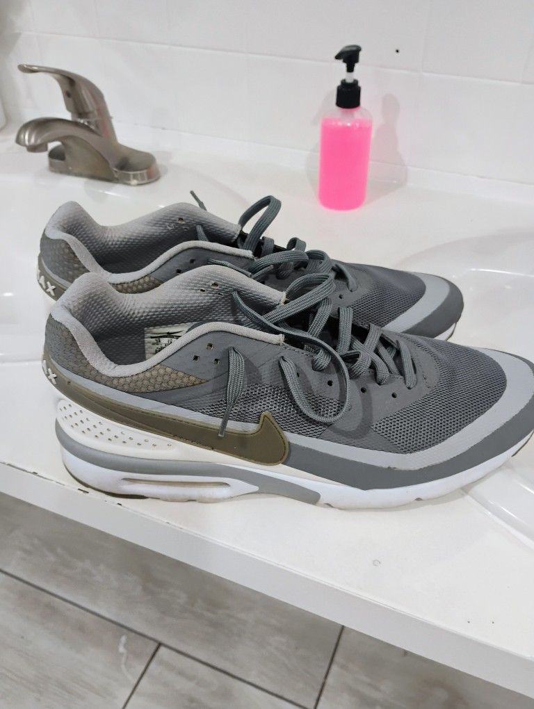 Nikes Size 14