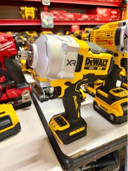 DEWALT 20V 1/2 in. High Torque Impact Wrench (Tool Only)