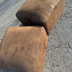 2 Ottomans