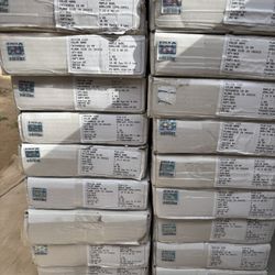 Piso Nuevo De Gris Son 400 Piez Y Del Cafe Son700 Piez