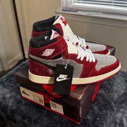 Custom High-End Swarovski crystals of the Jordan 1 High Chicago. Size:12us