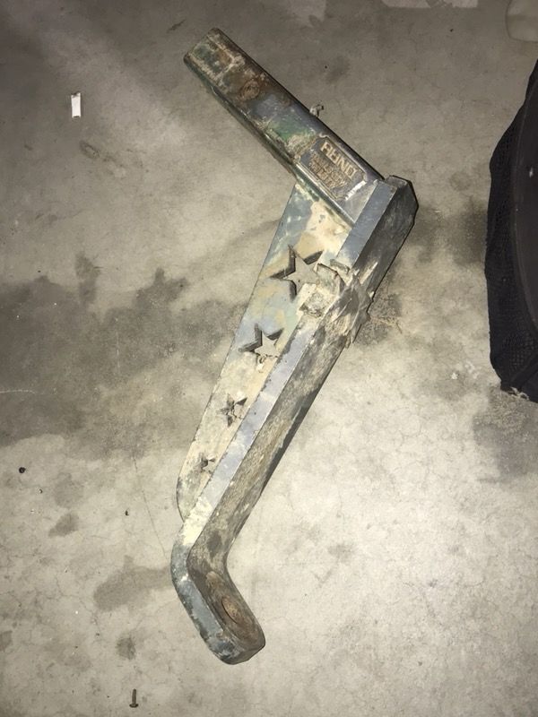 Tow Hit for lifted trucks