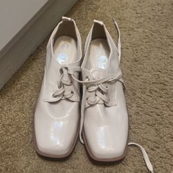 A New Beige Women’s Schoes