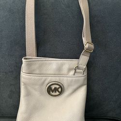 Michael Koars Crossbody Adjustable Strap In Excellent Condition