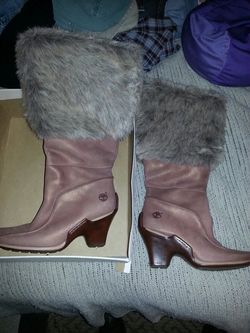 NEW TIMBERLAND BOOTS SIZE 8 1/2