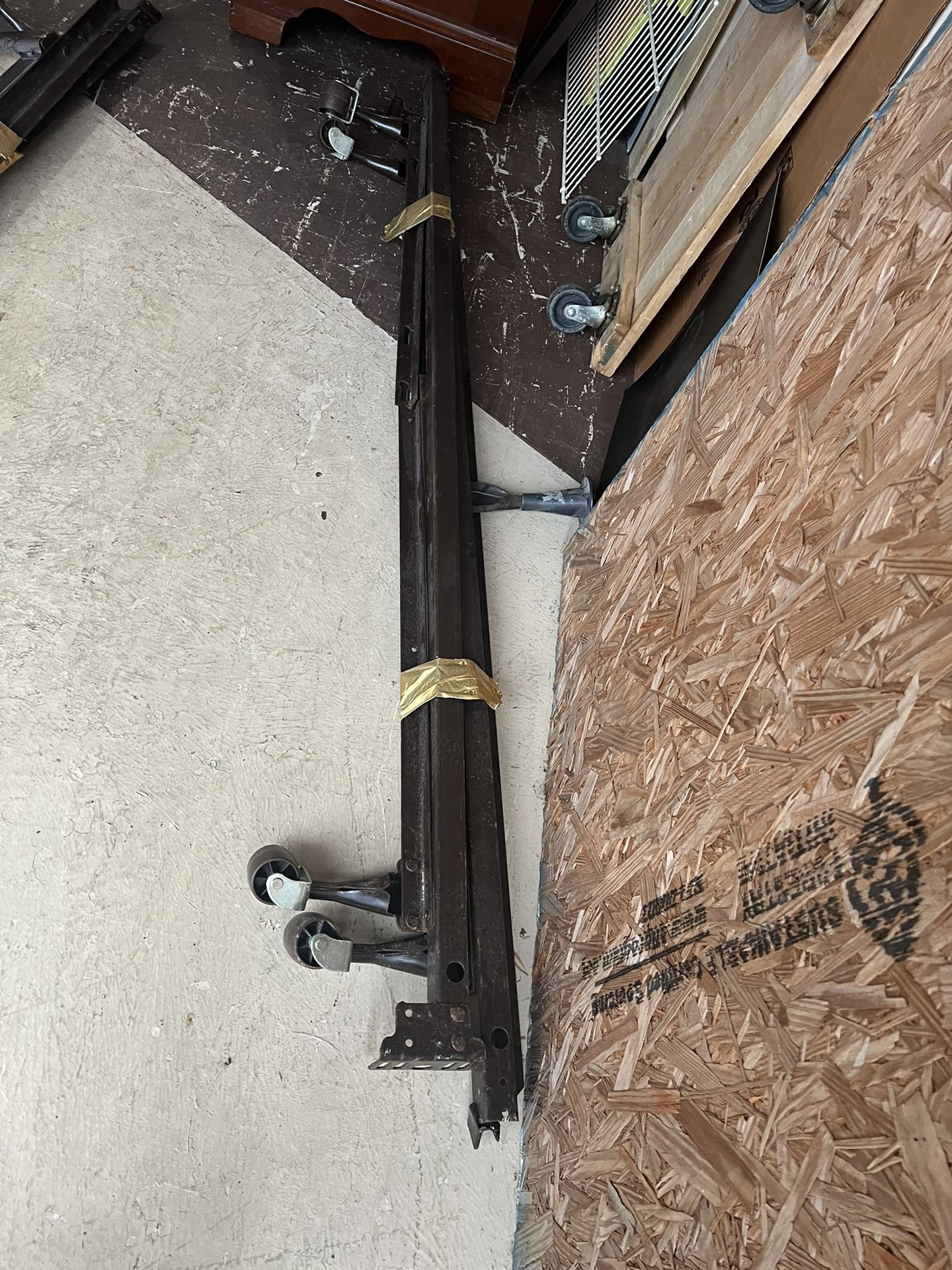 Frame Bed Queen Size Metal