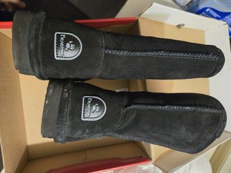 Bear paw Boot Size 8 NEW