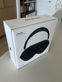 AirPods Max with Smart Case