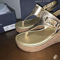 Wedge Heels NEEDS GLUE