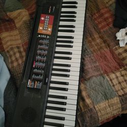 Yamaha Electric Keyboard