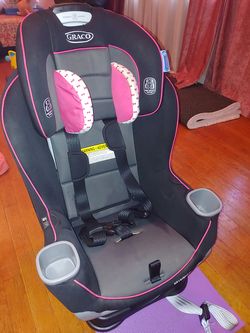 Graco Car Seat Extend2Fit ( Great Condition ) Convertible + Recline