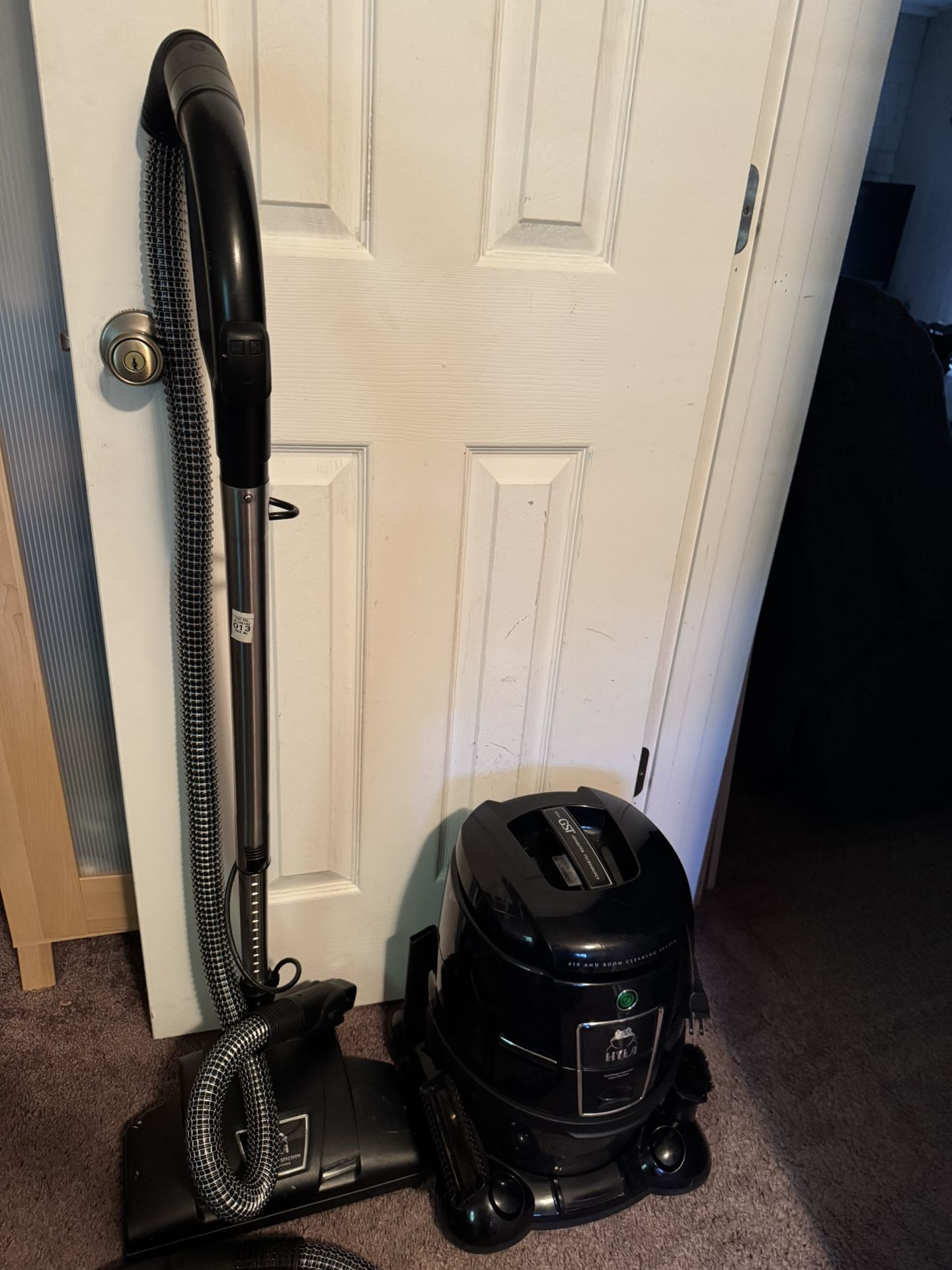 Hyla Vacuum Cleaner