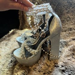 Dolls Kill Blue Velvet Platform Rosary Chain Heels Women’s Size 6