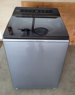 Whirlpool Top Loading Washer. Lightly used, in like new condition. About 6 months old. Hoses Included!

$350
