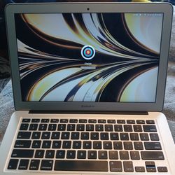MacBook Air 2017 13 In 8GB Refurbished