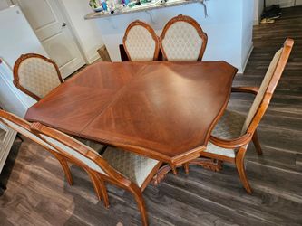 Elegant Solid Wood Dining Table Set – 6 Chairs + Extension Leaf + Protective Table Cover