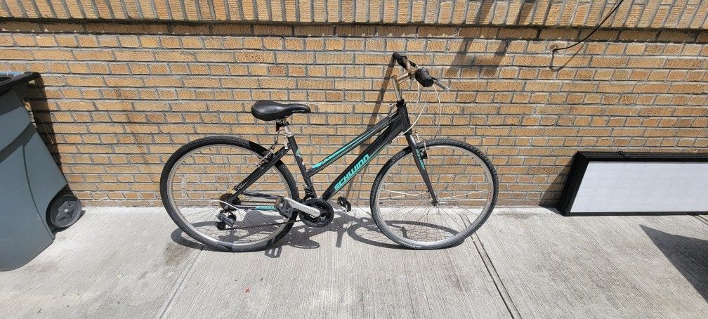 Schwinn pathway women's Hybrid Bike - Black/Teal