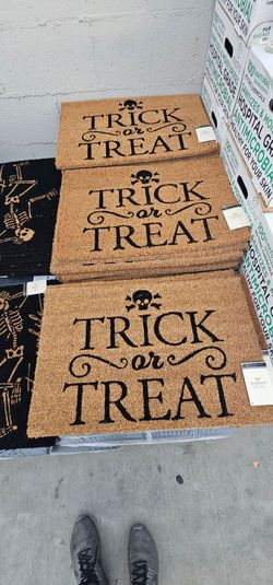 Brand New Halloween "Trick or Treat" Doormat