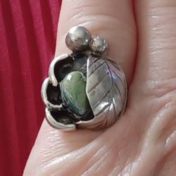 Vtg.Native Sterling Silver Green Turquoise & Leaf Pinky Ring- Sz3.50